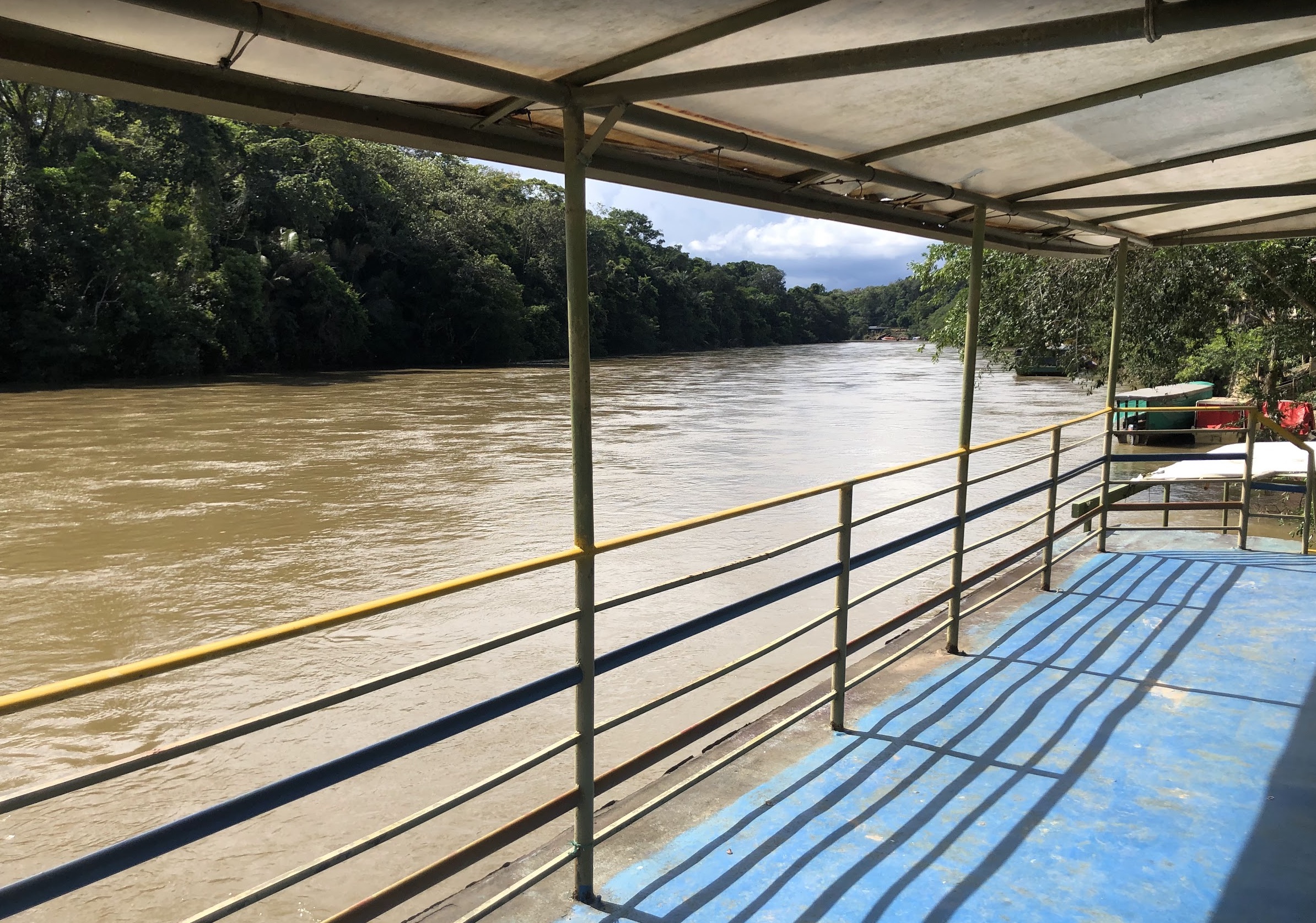 Ferry durante el viaje por Caquetá